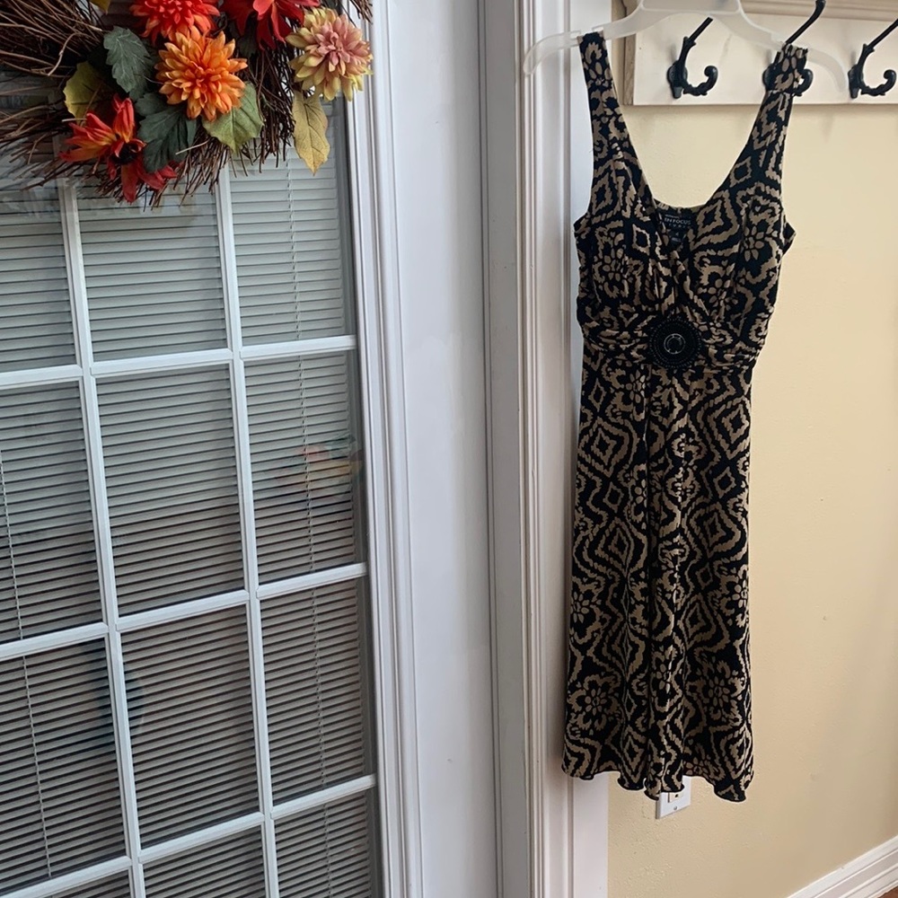 Dress - Picture 3 of 3